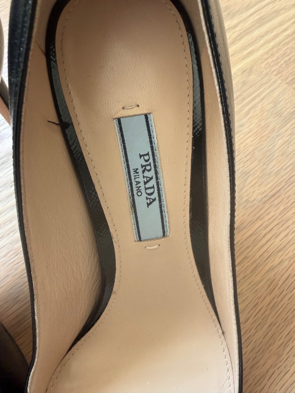 Prada - Picture 3 of 11